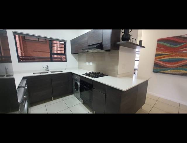 3 BEDROOM APARTMENT FOR SALE IN OLIVEDALE